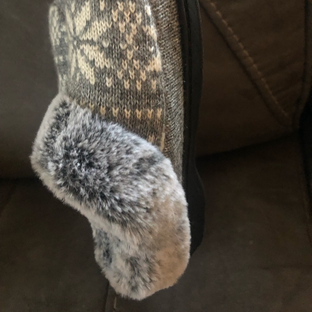Slippers - Picture 3 of 3